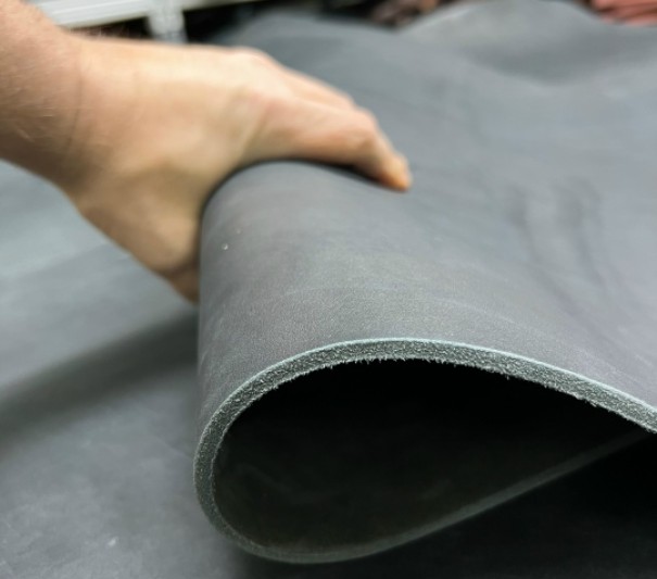 Краст Ременной Черный, без финиша, 3,5+ мм, средний размер 120 дм²