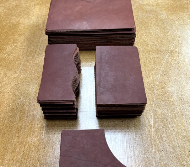 Кошелек № 3 Юфть т орех 2.0-2.4 мм